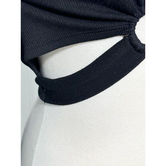 Charlotte Russe Womens Ring Linked Cut Out Long Sleeve Crop Top Black Size Large - Picture 4 of 10